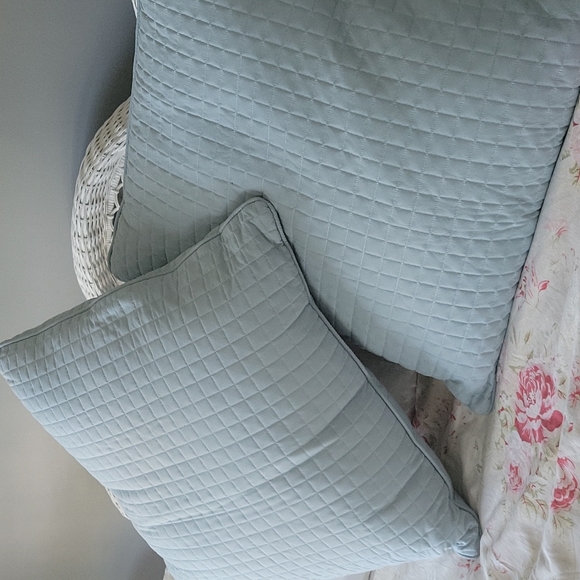Pair Baby Blue Pillow Shams - Picture 2 of 5